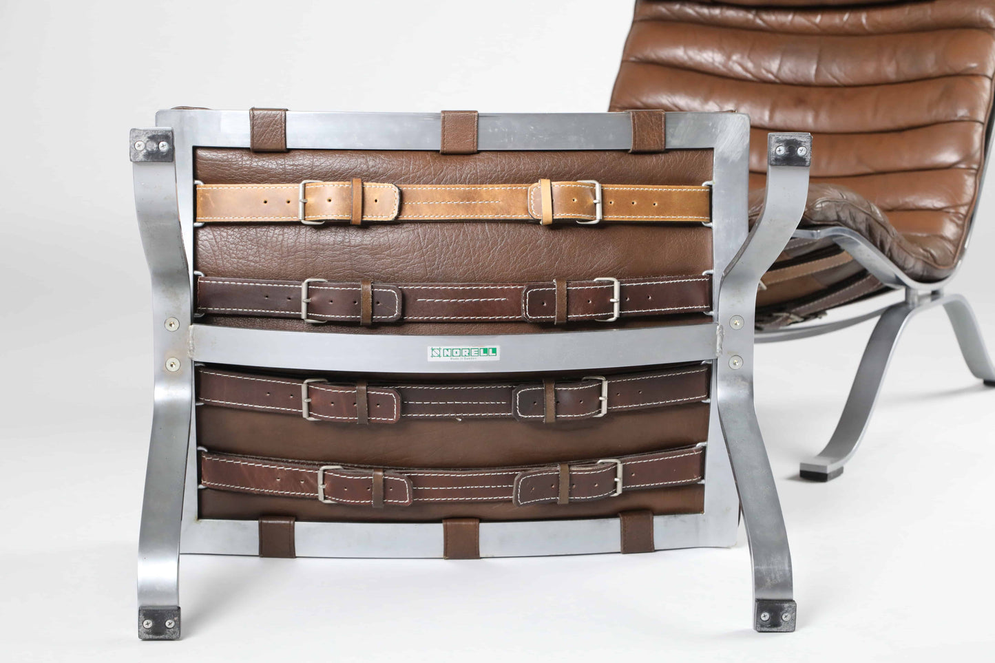 Arne Norell Ari Nojatuoli ja Rahi Norell Furniture