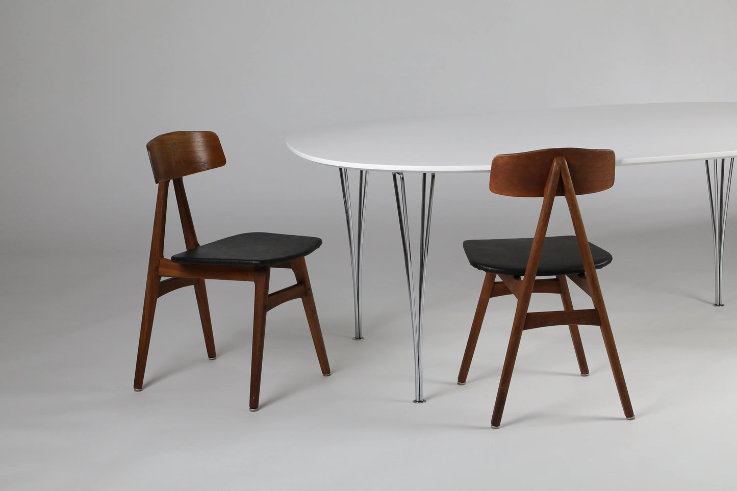 Bruno Mathsson B613 Super-Elliptical pöytä