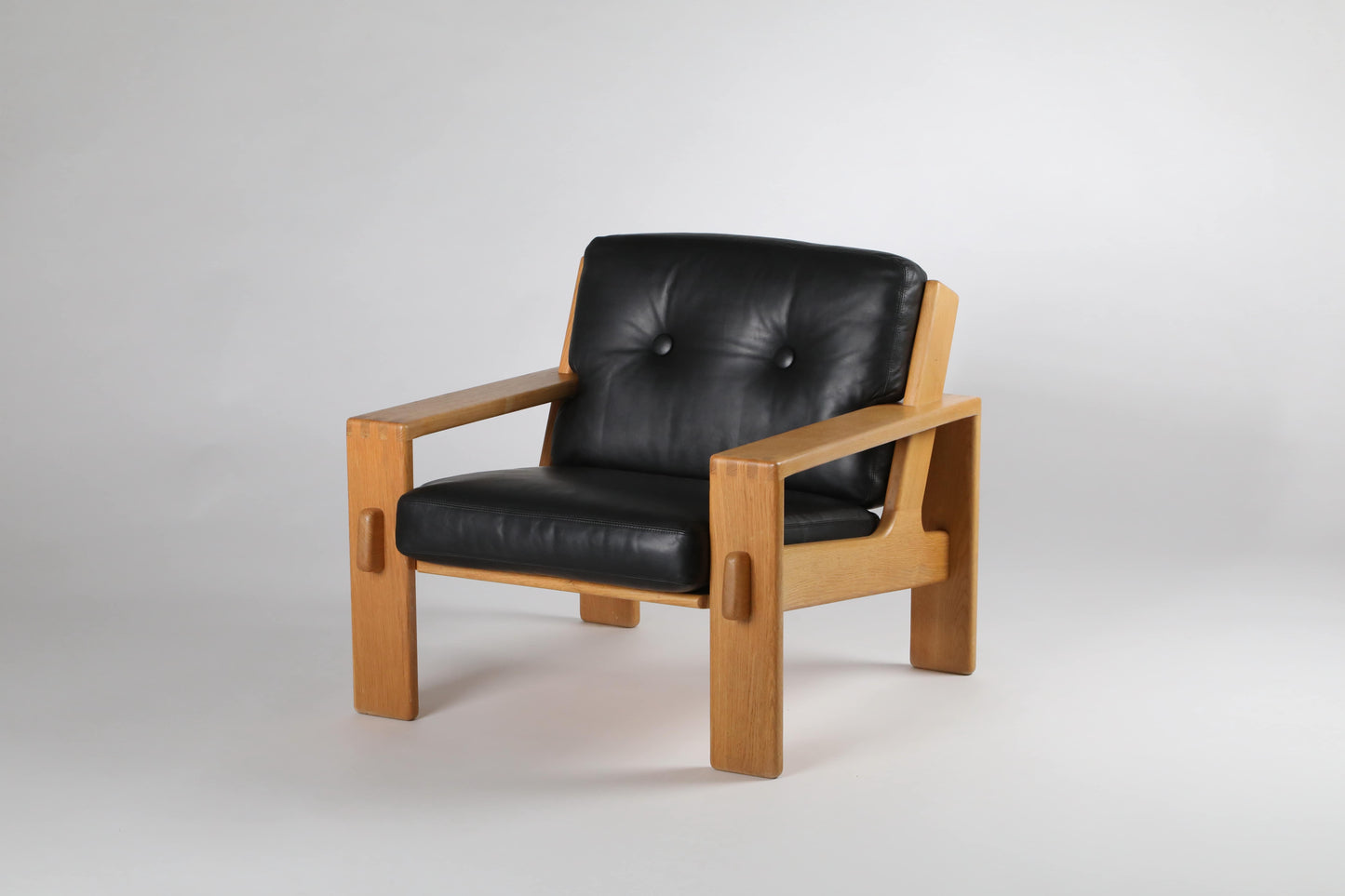 Esko Pajamies Asko Bonanza Armchair Black Leather