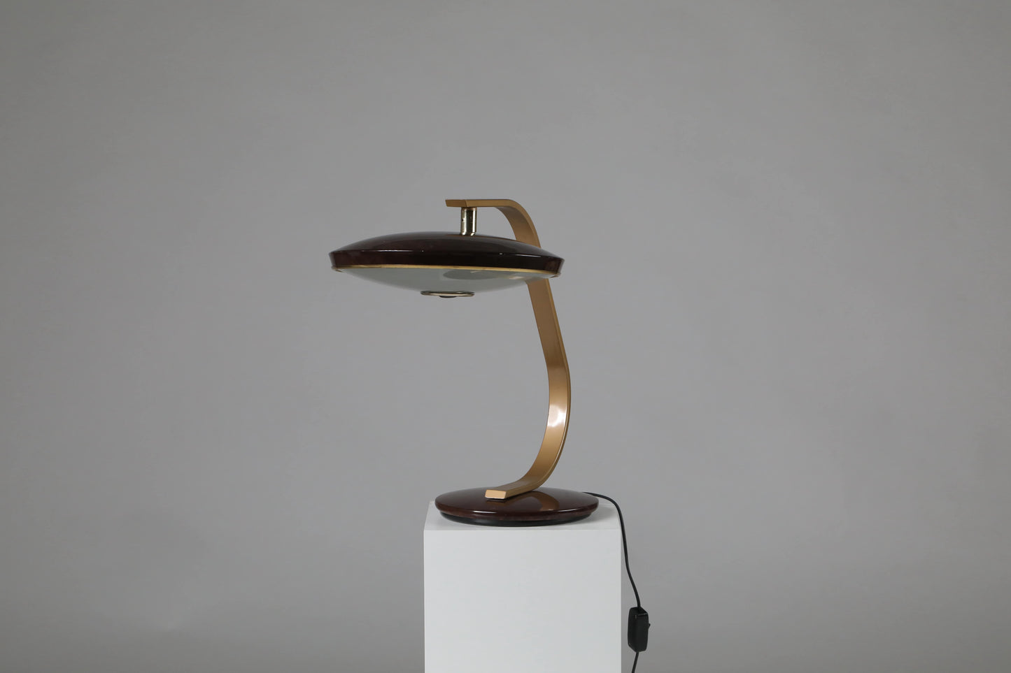 Fase 520C Table lamp